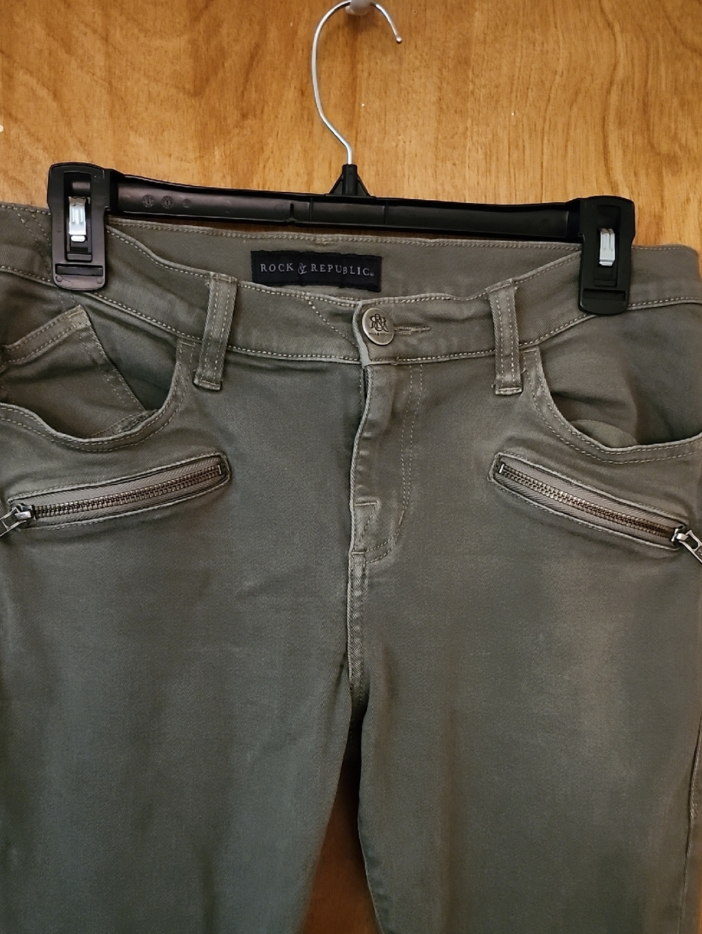 Rock & Republic Olive Green Skinny Pants with Zip Pockets
